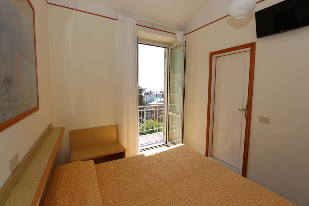 Hotel Villa Amelia Alassio Chambre photo